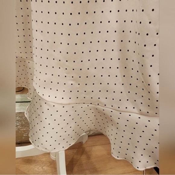 EXCELLENT CONDITION VICTORIA SECRET SATIN RUFFLE POLKA DOT CHEMISE SIZE XS - Picture 4 of 8